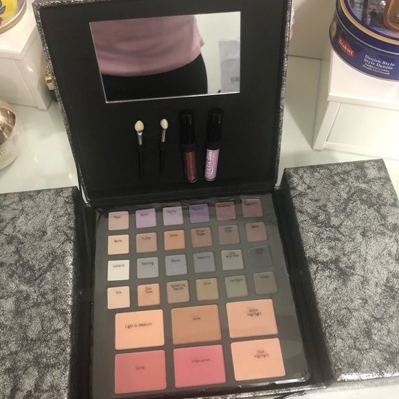 Ulta Makeup Kit - Picture 3 of 8